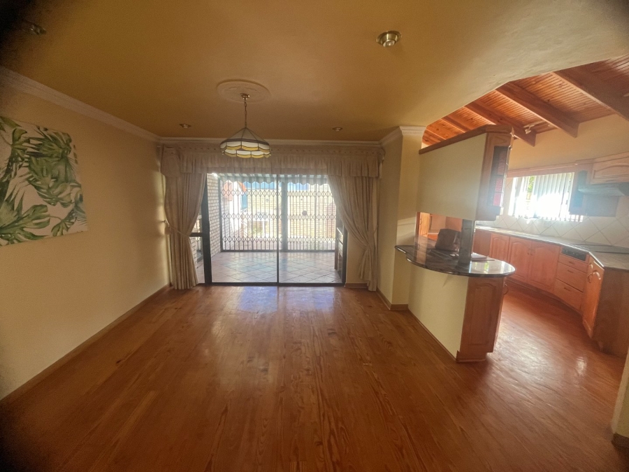 3 Bedroom Property for Sale in Outeniqua Strand Western Cape